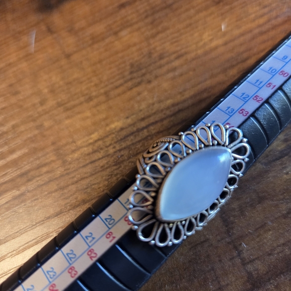 Large Moonstone 925 Silver Ring - Picture 6 of 6